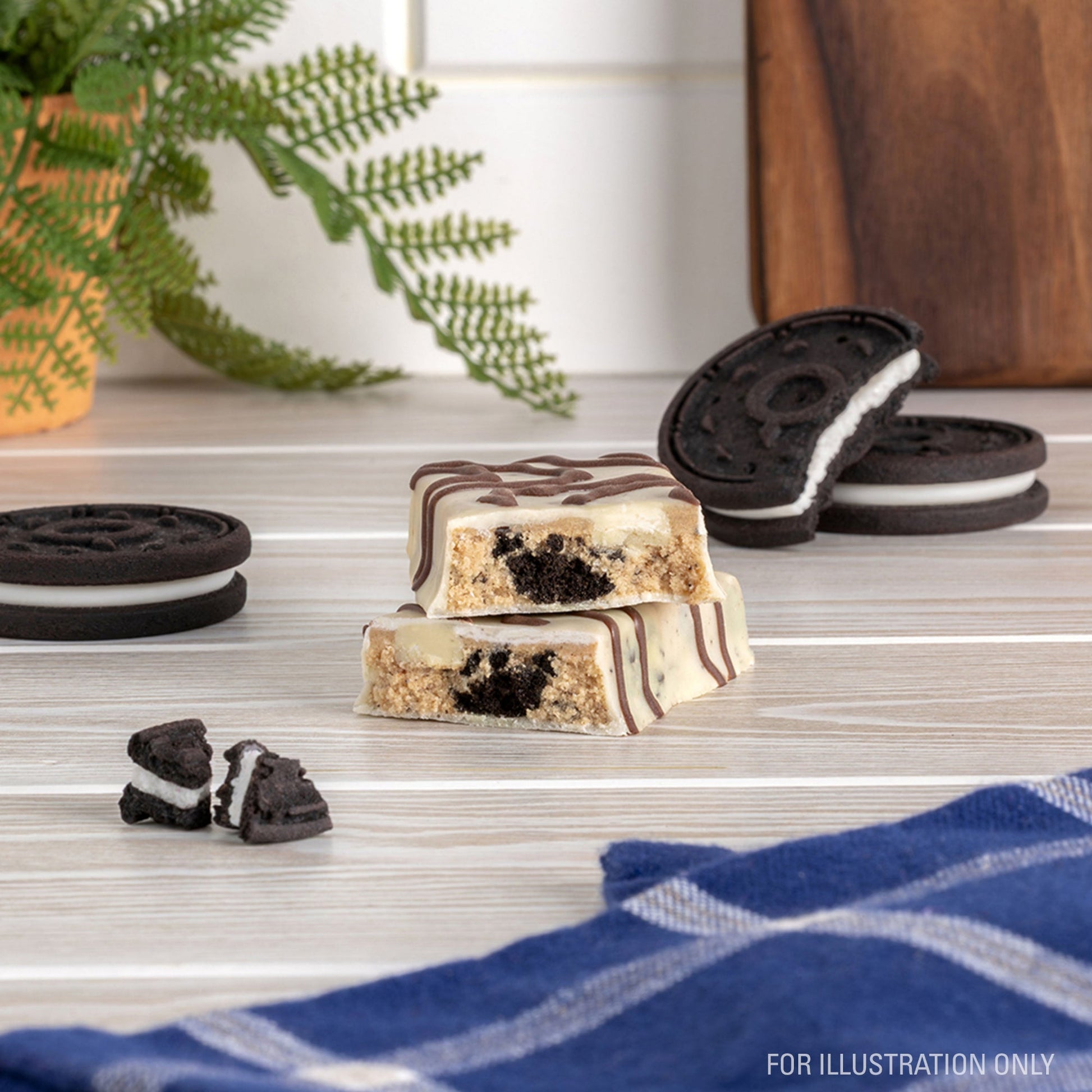 dipped-cookies-and-cream-protein-bars-d7 15807_QN_USA_ProteinBar_CAC_InterimAssetUpdate_Digital-Dipped-ProductCarouselSet_Tabletop1.jpg